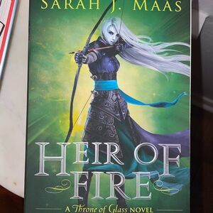 Heir of Fire Paperback Book - Sarah J. Maas - Green Cover
